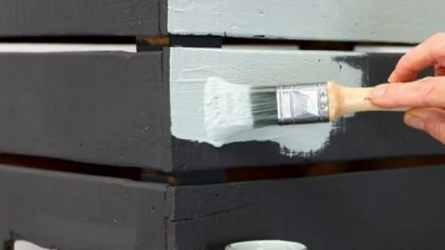 Reciclado y muy conveniente: Corralón América dicta un taller de decape y sublimación