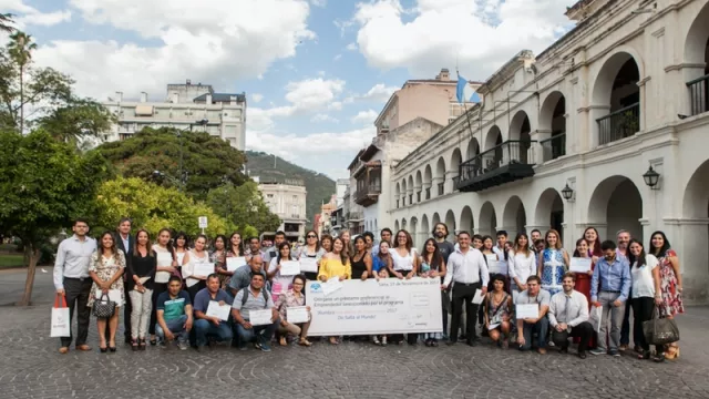 Con la entrega de financiamiento para 40 emprendimientos, concluyó el programa Alumbra