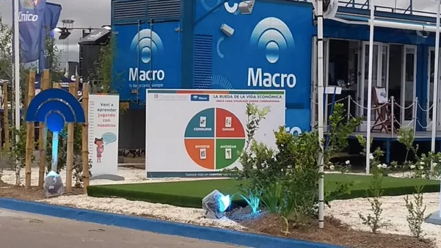 Macro presenta Cuentas Claras en Ferinoa para acercar el banco a los niños y adolescentes