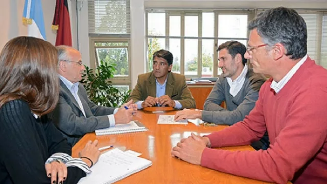 Con expertos del Banco Mundial, analizan la construcción de un centro de transferencia de cargas en Güemes