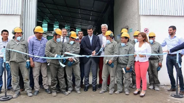 Urtubey inauguró en Cafayate una fábrica de adoquines que será gestionada por el municipio