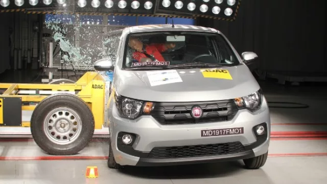 Fiat Mobi con respuesta deficiente al impacto lateral