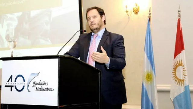 Un monetarista le contestó a Amengual y Cía.: “la política de tasas altas es lo mejor”