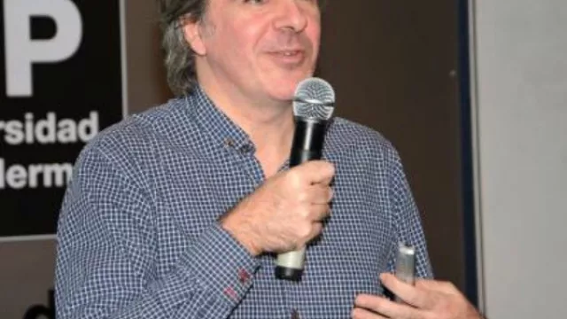 El jueves se presentará “El futuro en tiempo real”, con el economista Sebastián Campanario