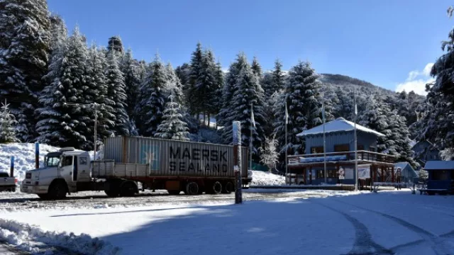 Ya hay nieve en las pistas del Centro de Esquí Cerro Bayo
