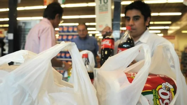 A favor de reglamentación (basta de bolsas descartables)
