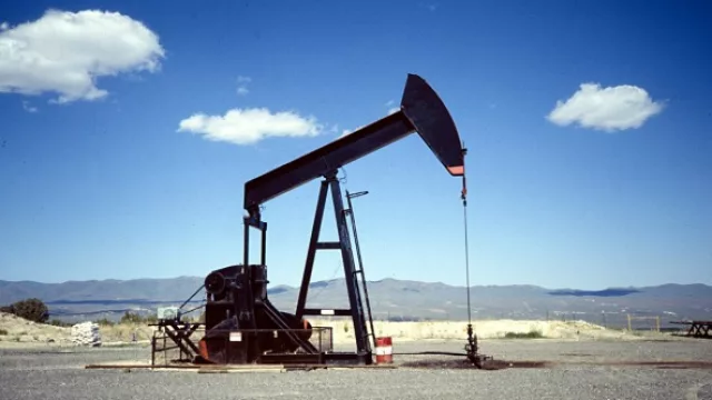 La baja internacional del precio del petróleo podría traer beneficios para Vaca Muerta