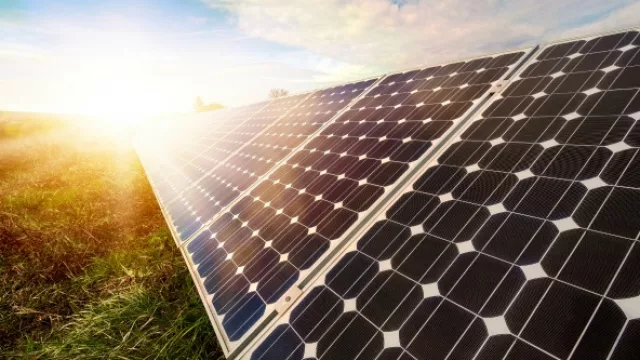 Las empresas y hogares que utilicen energías renovables en la provincia tendrán beneficios