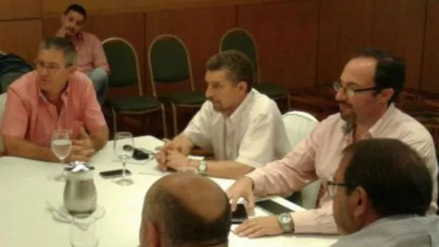 Productores y tabacaleras buscan un acuerdo por el precio del tabaco Virginia