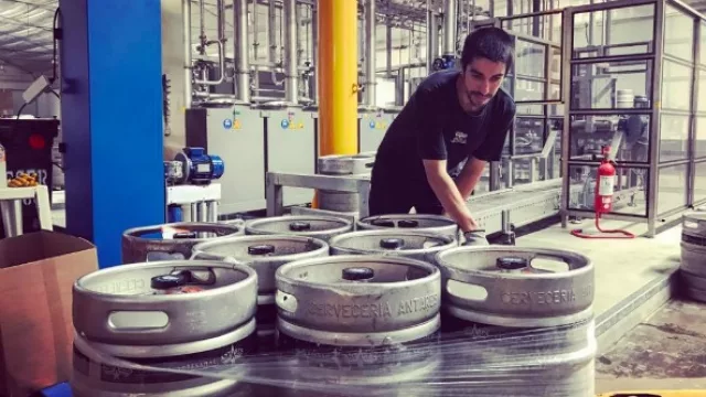 La cervecería Antares producirá 200 mil litros por mes en su nueva fábrica