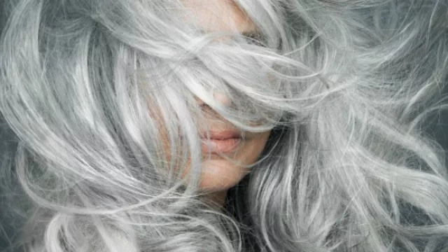 En tu cabeza… ¿hay canas ya?