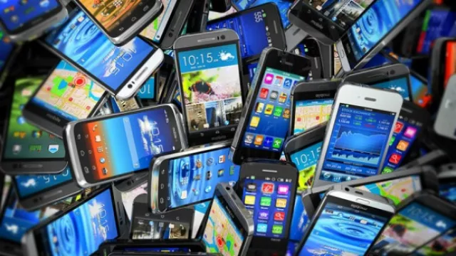 El Enacom asegura que avanza con el padrón de celulares (hoy existen 1,5 líneas por cada habitante)