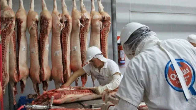 Una tasa de inspección sanitaria enfrenta al Gobierno y los empresarios de la carne