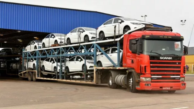 Nuevo desplome en la producción de autos en el país