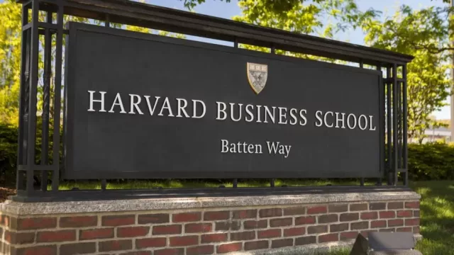 Estudiar en Harvard desde casa y gratis (cursos de una de las universidades más prestigiosas del mundo)