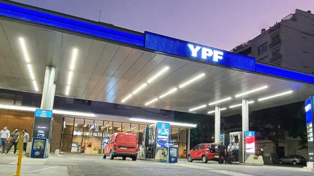 YPF gana más de US$ 1.000 millones en el primer semestre (fuerte impulso del downstream, la venta al público)