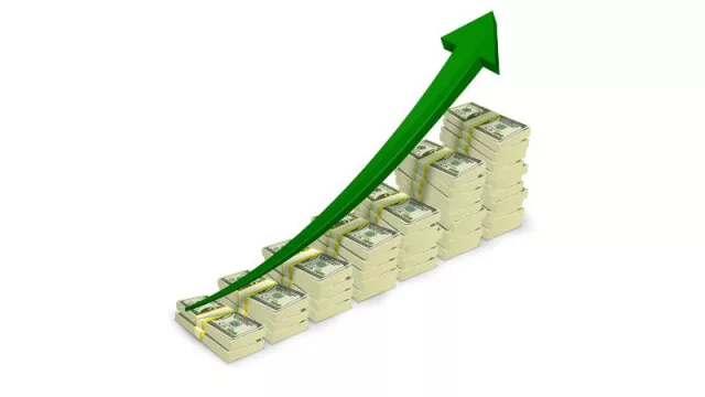 El dólar blue vuelve a subir y el contado con liqui supera los $ 300