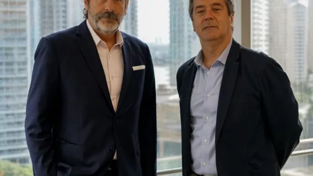 InfoNegocios Miami y la Argentine American Chamber of Commerce firman acuerdo de cooperación y colaboración en contenidos e información