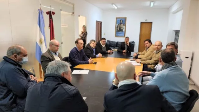 Comercio, hoteles y gastronómicos analizan alternativas por los aumentos de tarifas (con el Gobierno)