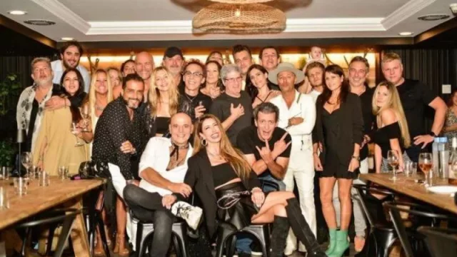 La estrella del rock latino Zeta Bosio (Soda Stereo) festejó con su círculo íntimo su cumpleaños 63 con una cena de lujo en Miami