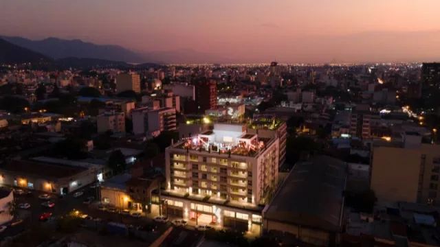 Torre Necochea: el techo verde más grande de la ciudad (en pleno centro de Salta)