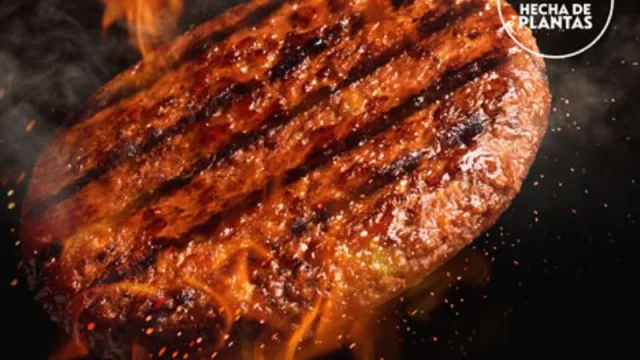 Una hamburguesa estilo parrillera, pero ¡a base de plantas! (NotCo sigue afianzándose en el mercado)