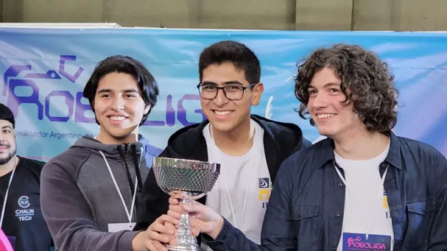 ¡Traigan la copa! Estudiantes salteños “la rompieron” y van por el mundial de robótica en Francia 2023