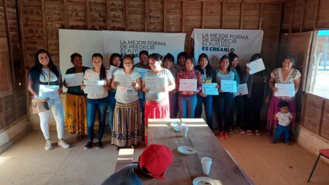 Alfabetización digital en el Chaco salteño: jóvenes de comunidades indígenas aprenden a programar (nadie queda afuera)
