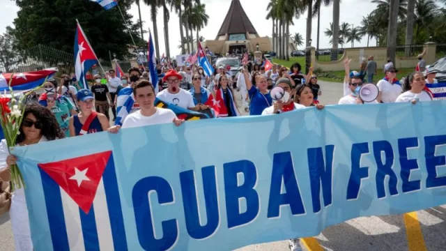 ¿Qué gritan los migrantes cubanos y venezolanos que Latinoamérica no parece escuchar?