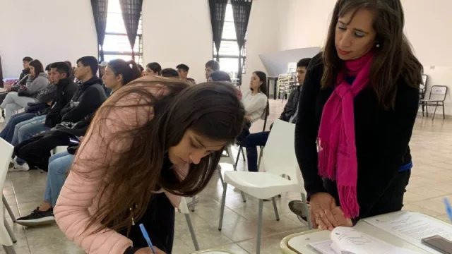 Para enero: convocan a jóvenes para cubrir 102 vacantes laborales (no pierdas la oportunidad)