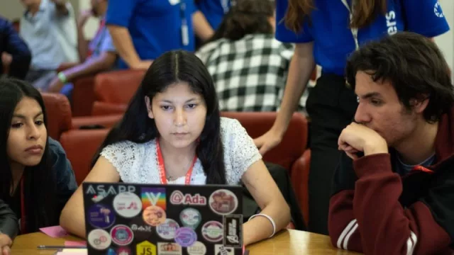 Becas de tecnología para mujeres de Salta y la región (hay 200 disponibles)