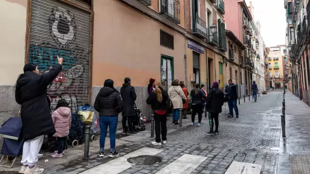 La exclusión social, una bola que crece en España con cada crisis