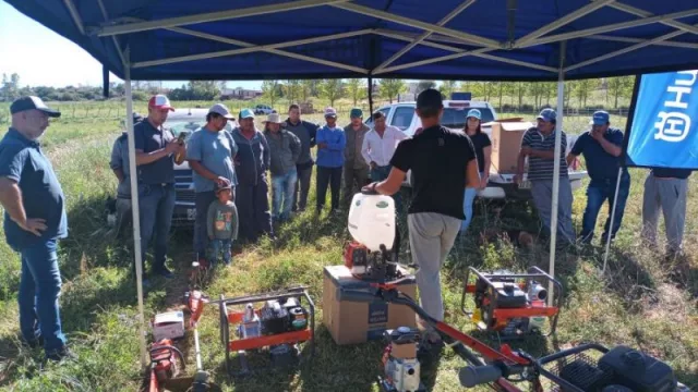 Pequeños productores del Valle Calchaquí aprendieron sobre el manejo de maquinarias livianas