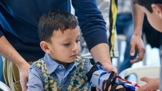 Banco Macro presentó su primer “Manotón” (junto al ingeniero Gino Tubaro)