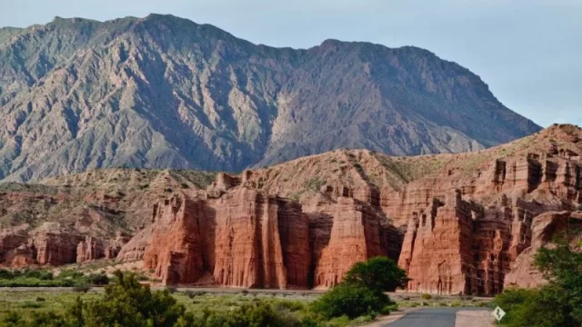 El turismo aguarda por horas el finde XXL (hay un 80% de reservas)