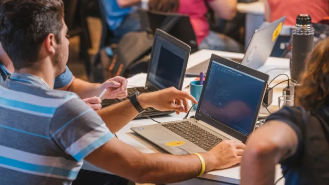 Para aprovechar: nuevo curso para aprender a programar (desde los 15 años)