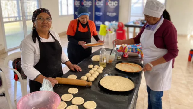 Mujeres se capacitan en panificados y sueñan con independizarse (oportunidades para emprender)