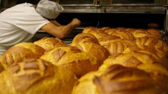 Un nuevo aumento del pan recién para agosto (subió el precio de la harina subsidiada)