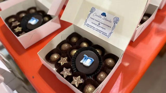 Paulé Chocolatería, la elegida del Cirque du Soleil (salió a la cancha con la 10 puesta)