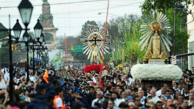 El Milagro pone optimistas a los prestadores turísticos de Salta (el año pasado participaron más de 600 mil personas)