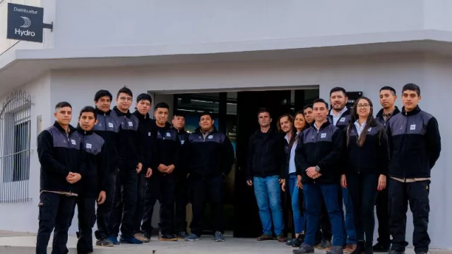 La nueva propuesta de Hydro y su distribuidor en Salta (el Showroom Experience)