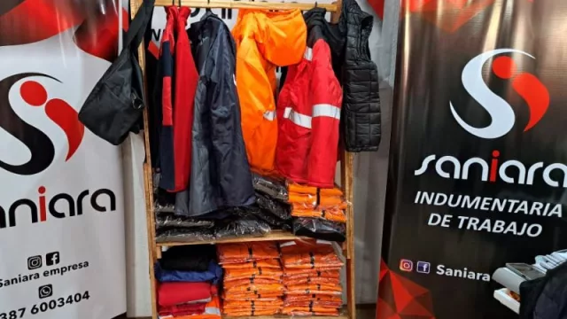 Saniara es indumentaria de trabajo (en el corazón de la Puna en un mano a mano con la industria minera)