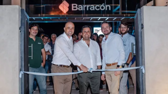 Barracón se agranda celebrando alianzas (inauguró nuevas oficinas en Metán)