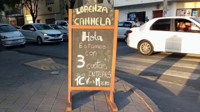 El "Día de las Pizarras" ayuda a vender (promoción del comercio salteño)