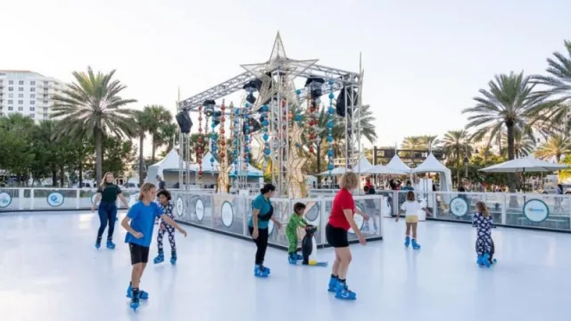 The Wonderland Rink: abrió la mega pista de patinaje sobre hielo (ecológica) de 370 m2 de Fort Lauderdale Beach