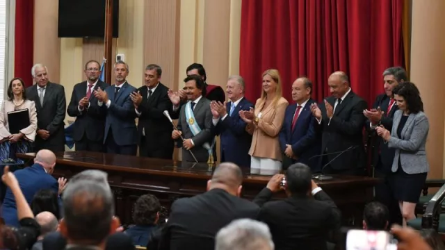 El gobernador Sáenz asumió su segundo mandato sentando postura por la defensa de Salta (y el federalismo)