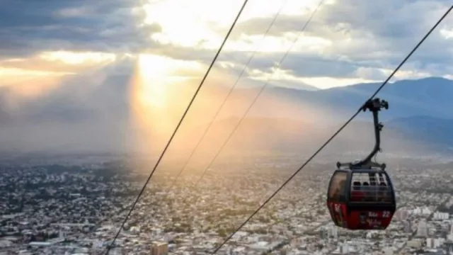 Un ícono del turismo salteño está de cumpleaños: el teleférico San Bernardo celebra 36 años