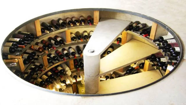 Cuánto sale tener una cava bajo tierra en tu casa (con espacio para 1.780 botellas y 13 escalones de profundidad)