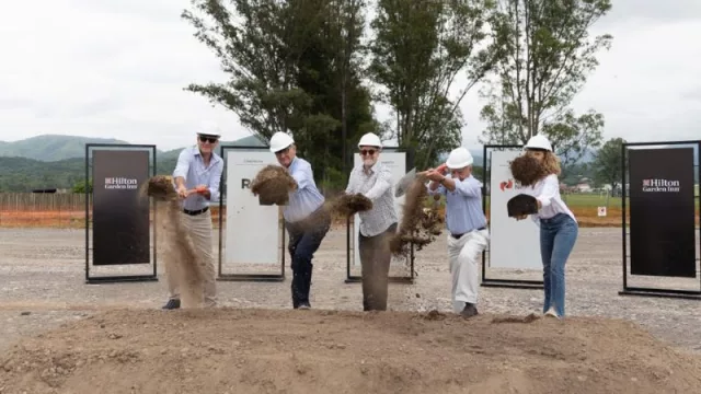 Con la “primera palada”, comenzó la construcción del Hotel Hilton Garden Inn en San Lorenzo Chico (creará 500 puestos de trabajo)