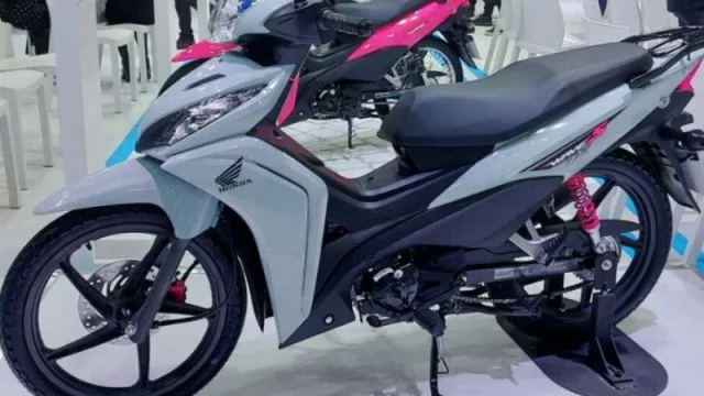 Precios de motos: Honda Wave vs Motomel Blitz 110